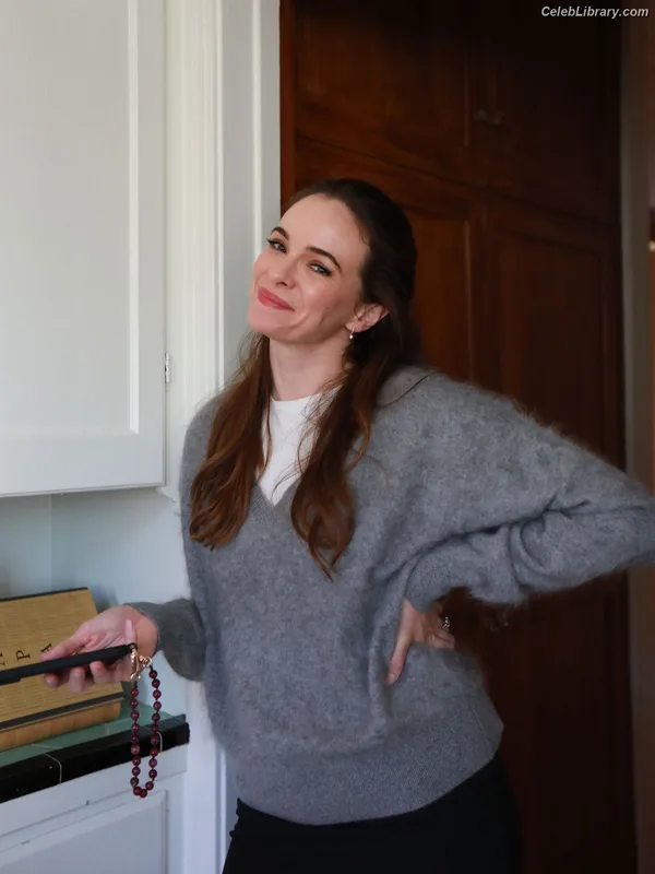 Danielle Panabaker photo 15 of 578