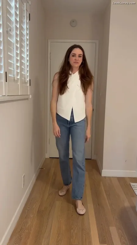 Danielle Panabaker photo 5 of 578