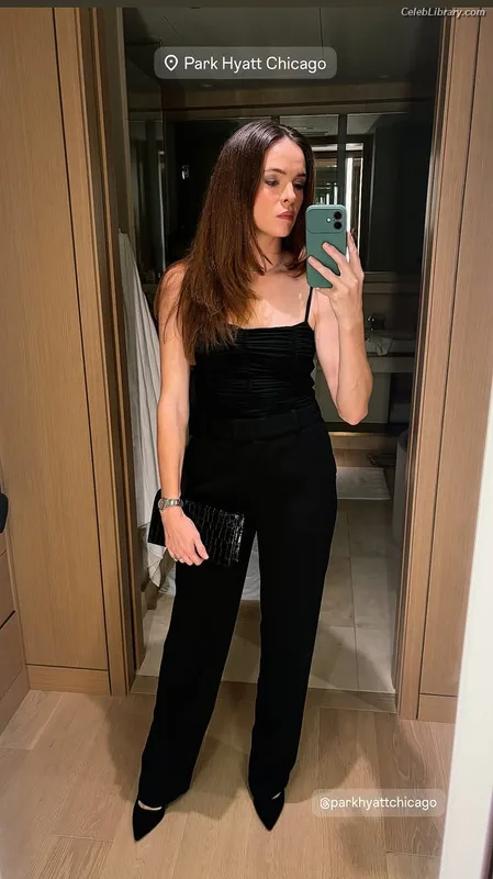 Danielle Panabaker photo 14 of 578