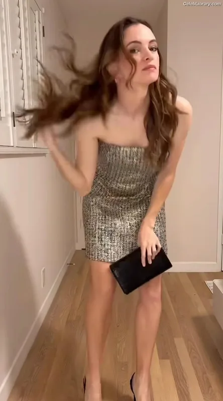 Danielle Panabaker photo 7 of 578