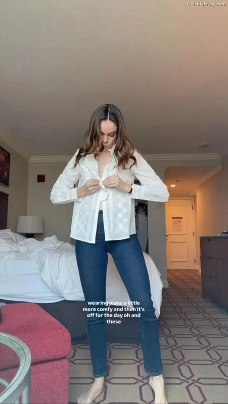 Danielle Panabaker photo 13 of 578