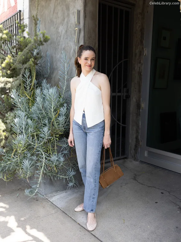 Danielle Panabaker photo 24 of 578
