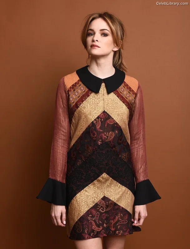 Danielle Panabaker photo 15 of 578