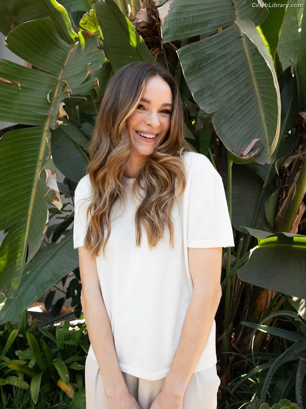 Danielle Panabaker photo 19 of 578