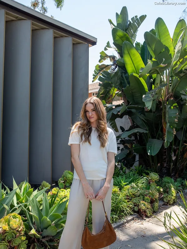 Danielle Panabaker photo 20 of 578