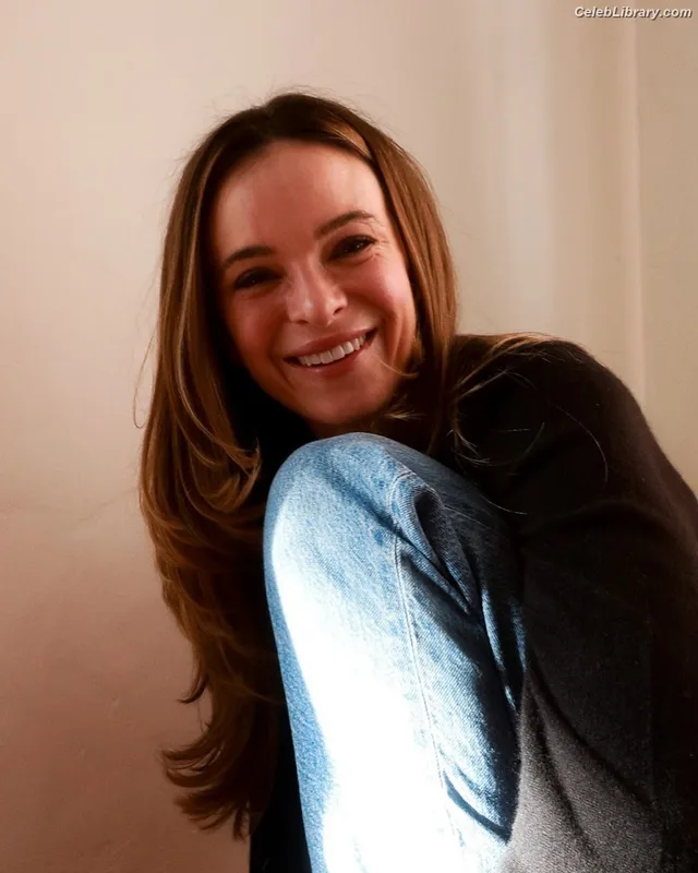 Danielle Panabaker photo 21 of 578