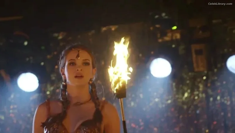 Danielle Panabaker photo 10 of 578