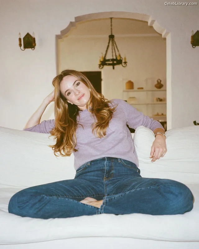Danielle Panabaker photo 17 of 578