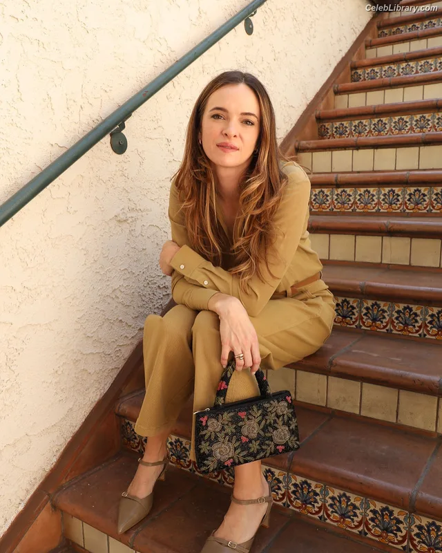 Danielle Panabaker photo 1 of 578
