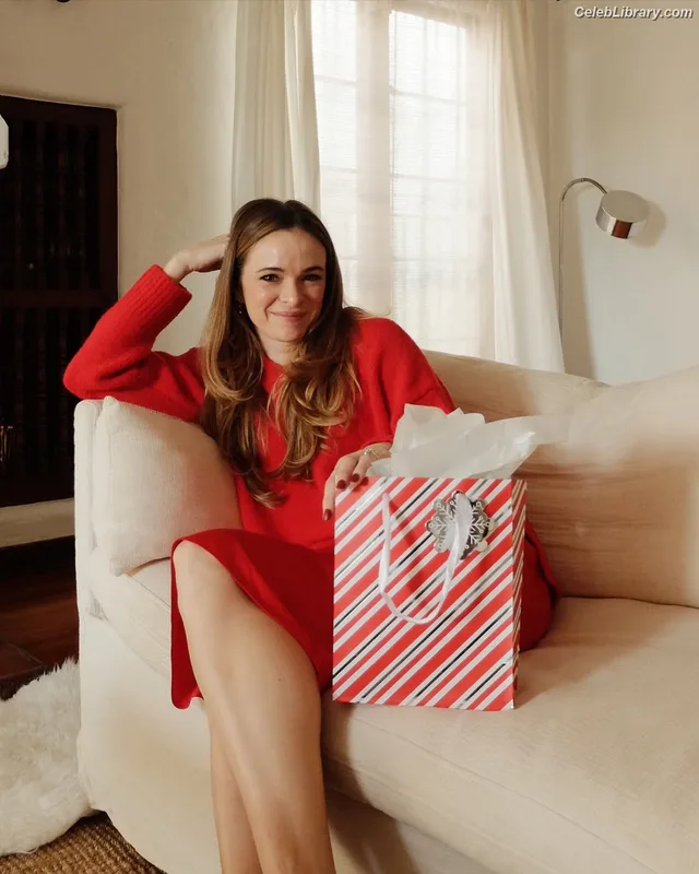 Danielle Panabaker photo 4 of 578