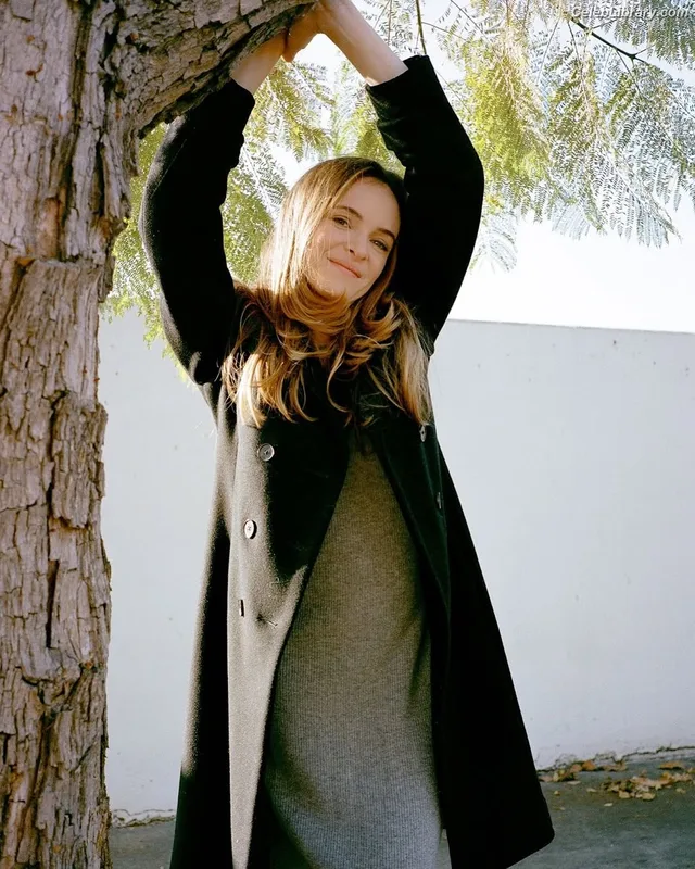 Danielle Panabaker photo 8 of 578