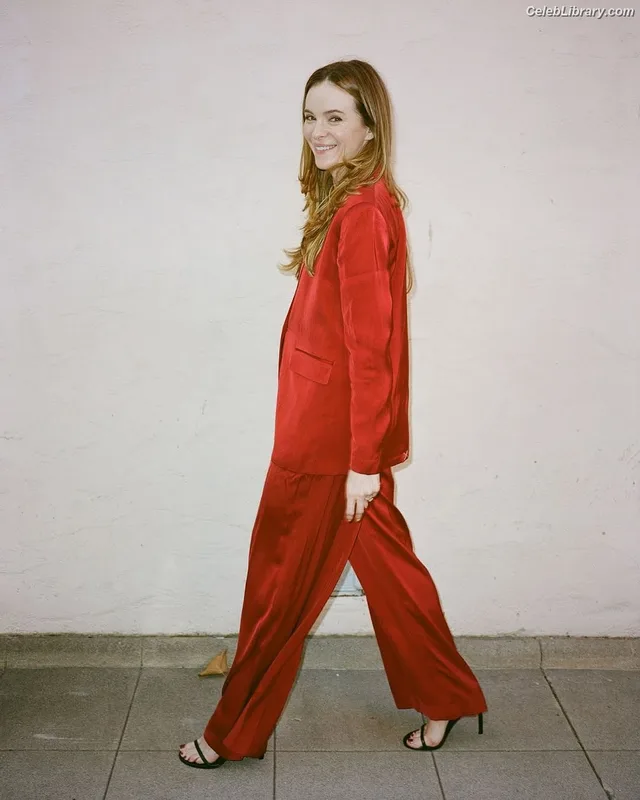 Danielle Panabaker photo 10 of 578