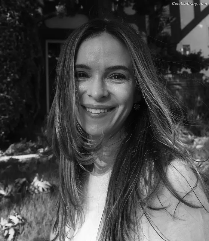 Danielle Panabaker photo 1 of 578