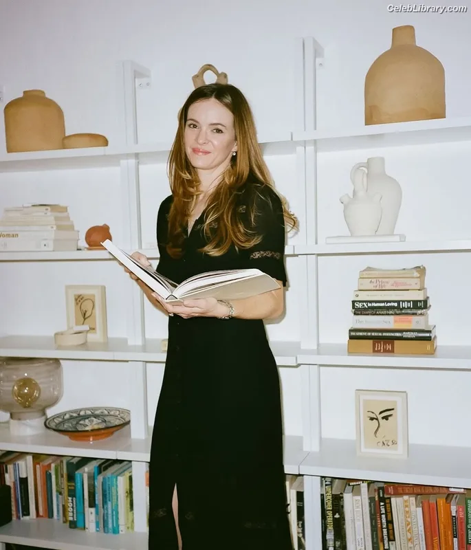 Danielle Panabaker photo 4 of 578