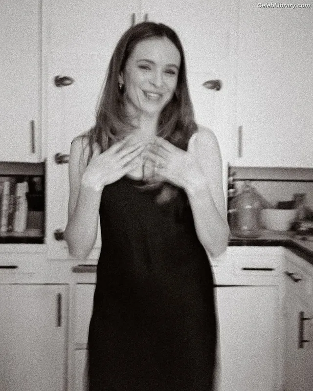 Danielle Panabaker photo 10 of 578