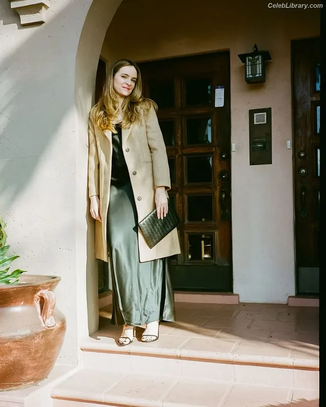 Danielle Panabaker photo 14 of 578