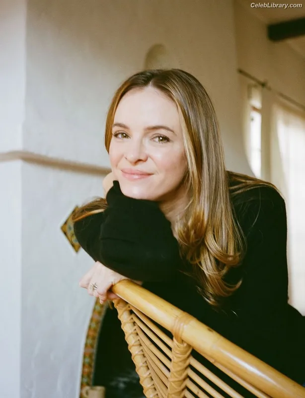 Danielle Panabaker photo 15 of 578