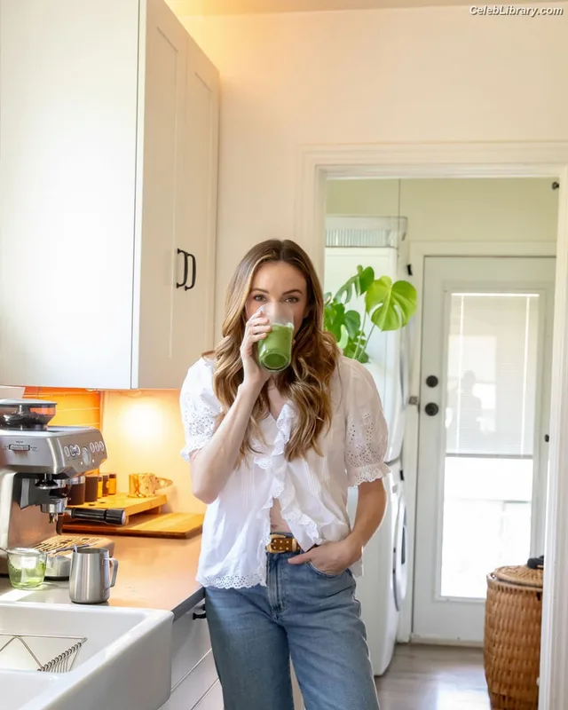 Danielle Panabaker photo 17 of 578