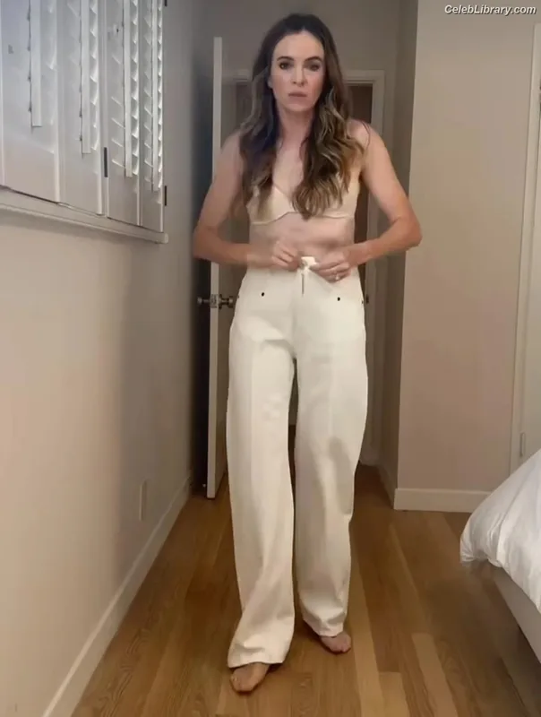 Danielle Panabaker photo 21 of 578