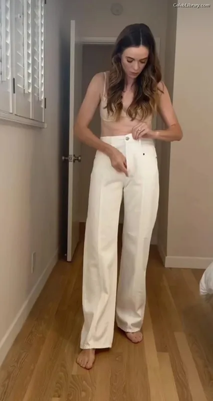 Danielle Panabaker photo 22 of 578