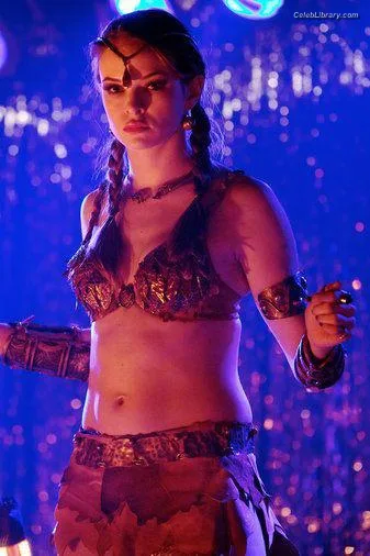 Danielle Panabaker photo 1 of 578
