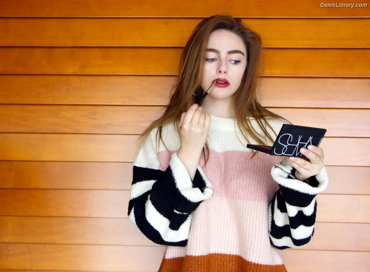 Danielle Rose Russell photo 15 of 51