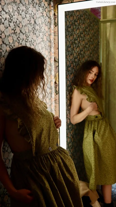 Danielle Rose Russell photo 10 of 52