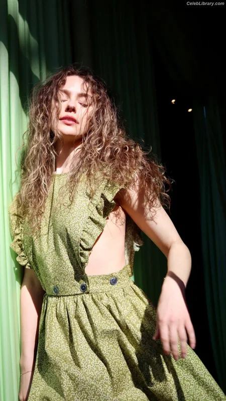 Danielle Rose Russell photo 11 of 52