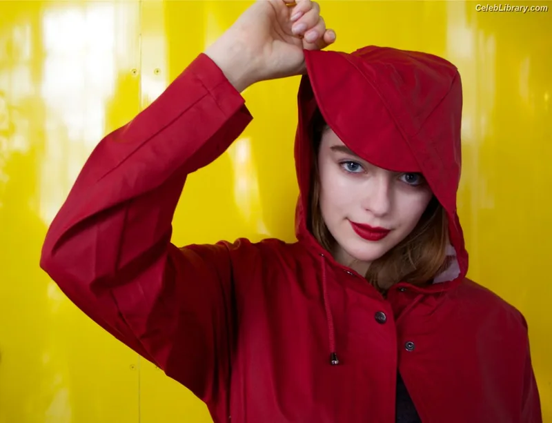 Danielle Rose Russell photo 14 of 52