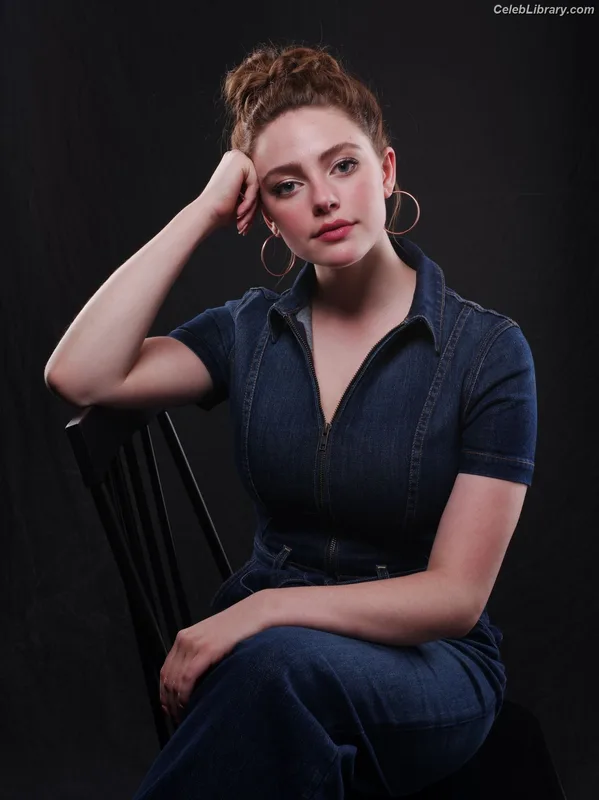Danielle Rose Russell photo 20 of 52