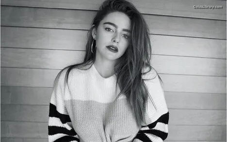 Danielle Rose Russell photo 15 of 52