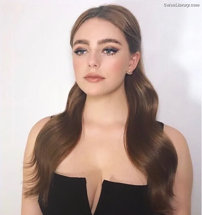 Danielle Rose Russell photo 22 of 52