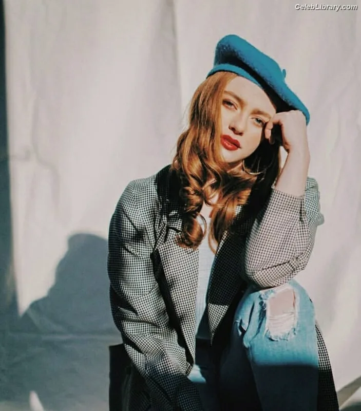 Danielle Rose Russell photo 24 of 52