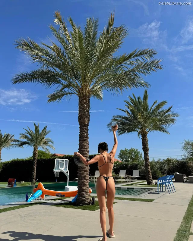 Danna Paola photo 1 of 235