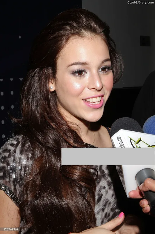 Danna Paola photo 12 of 235