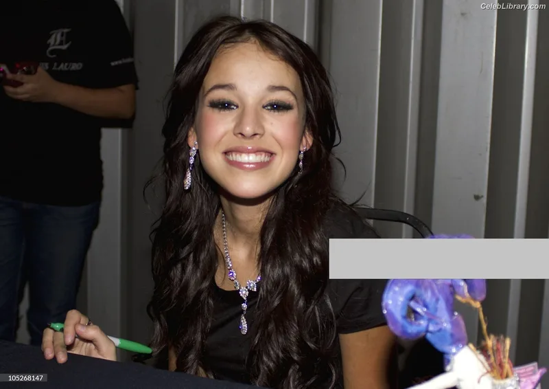 Danna Paola photo 22 of 235
