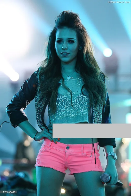 Danna Paola photo 3 of 235