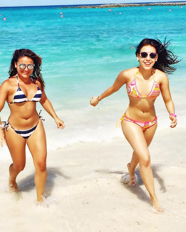 Danna Paola photo 19 of 235