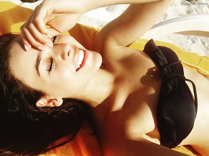 Danna Paola photo 23 of 235