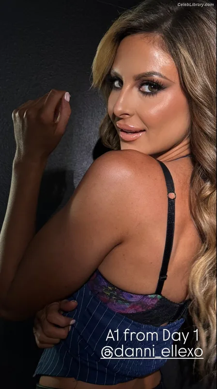 Danni Ellexo photo 5 of 536