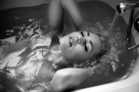 Danni Menzies photo 1 of 83