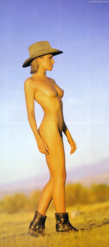 Dannii Minogue photo 2 of 1544