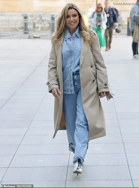 Dannii Minogue photo 4 of 1544