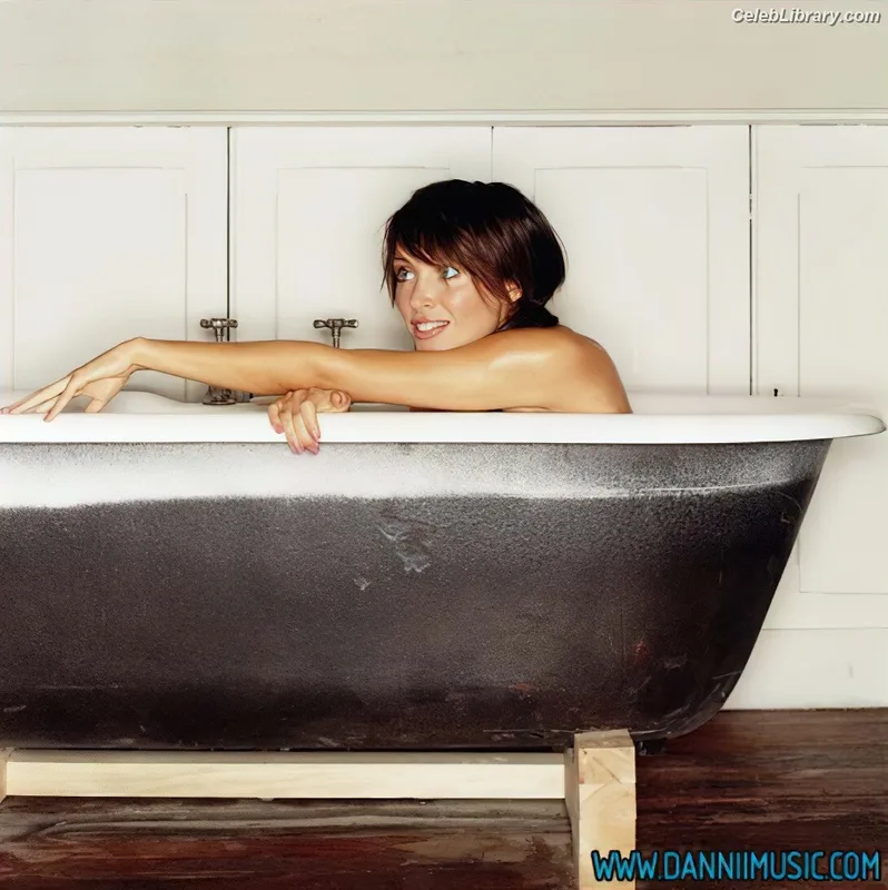 Dannii Minogue photo 1 of 1544