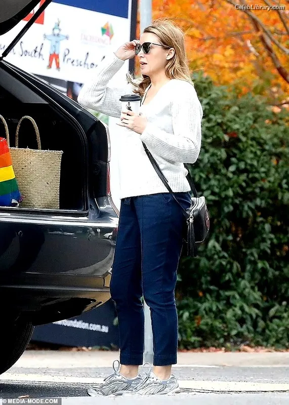 Dannii Minogue photo 2 of 1544
