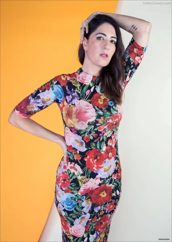 D'Arcy Carden photo 1 of 189