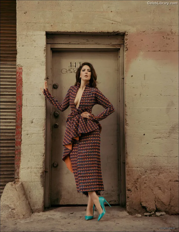 D'Arcy Carden photo 5 of 189