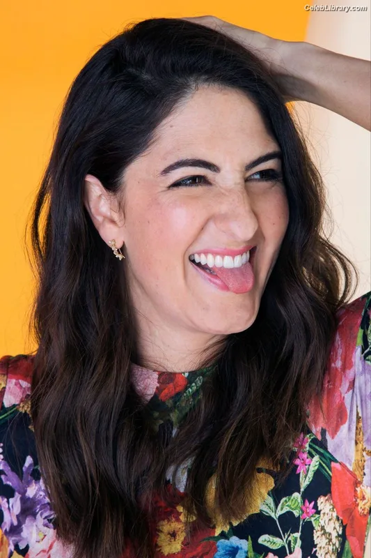 D'Arcy Carden photo 6 of 189