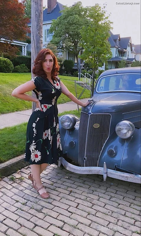 D'Arcy Carden photo 20 of 189