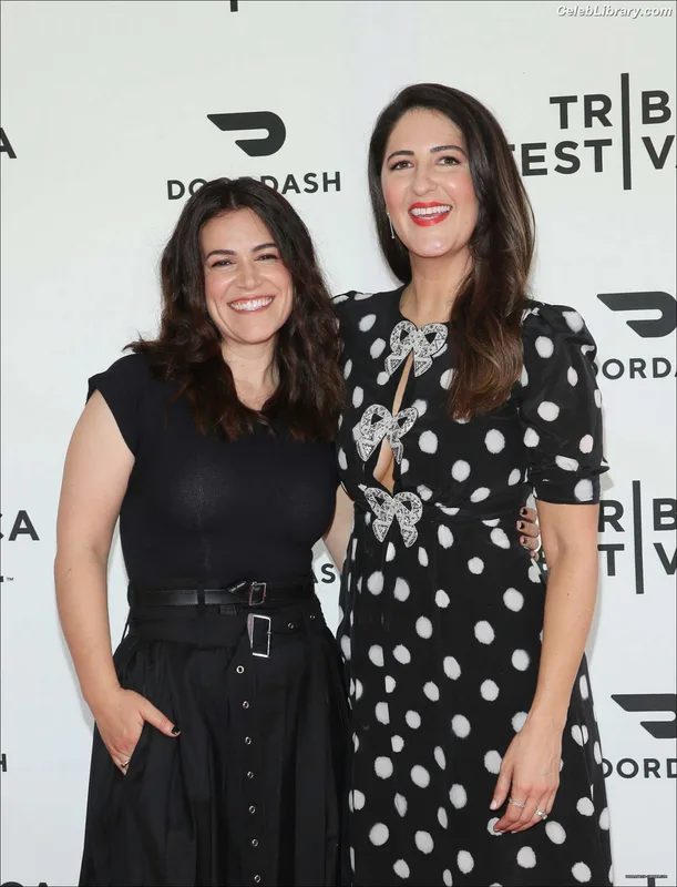 D'Arcy Carden photo 21 of 189